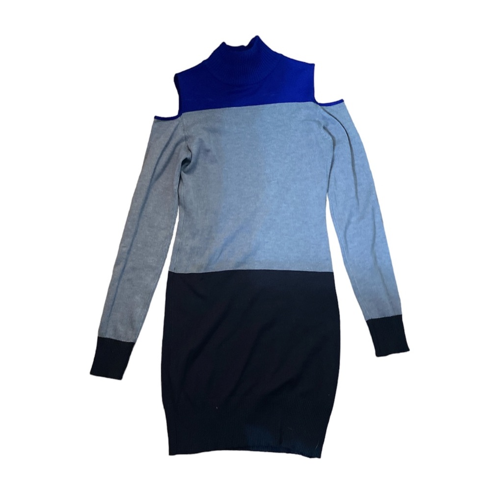 Cool Attitude Exposed Shoulder Long Sleeve Dress